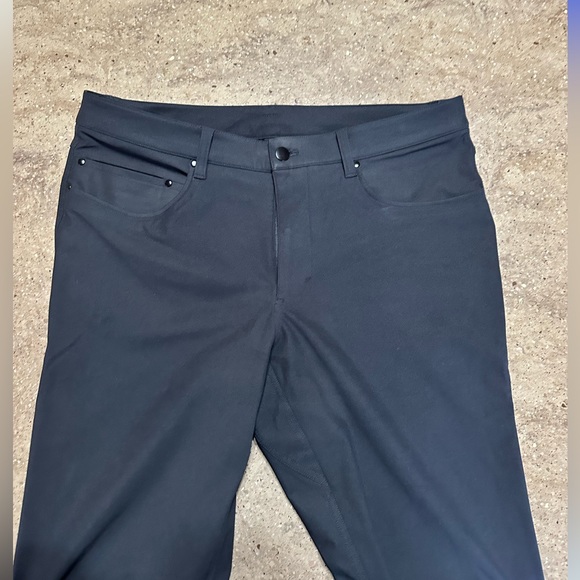 Lululemon ABC Pants Skinny - 33 x 34 - Black - Picture 3 of 3